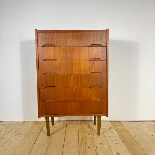 Danish Mid-Century Teak Chest of Drawers – Vintage Scandinavian Design, 1960s