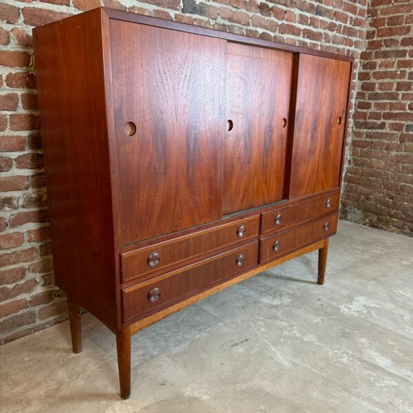 Credenza alta in teak, Danimarca 1960