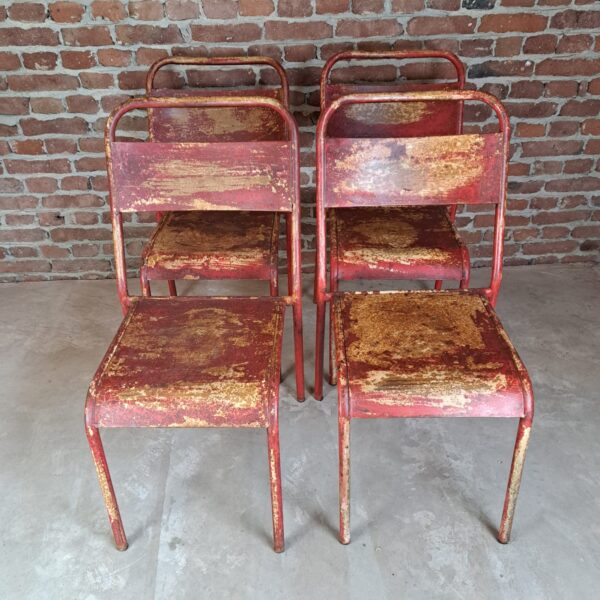 Set di quattro sedie da giardino in metallo