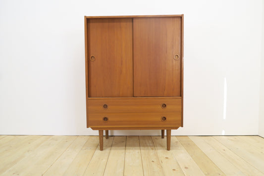 Highboard in teak con ante scorrevoli, anni ’60