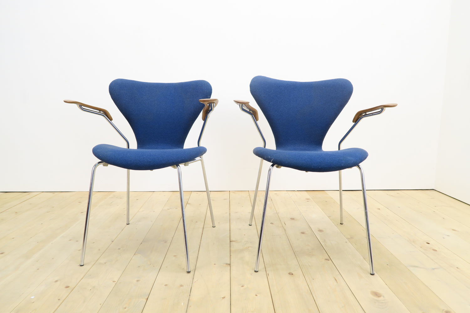 Coppia di sedie di Arne Jacobsen, anni ’70