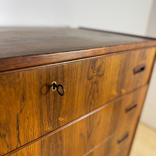 Mobile comò vintage in rosewood (palissandro) design scandinavo.