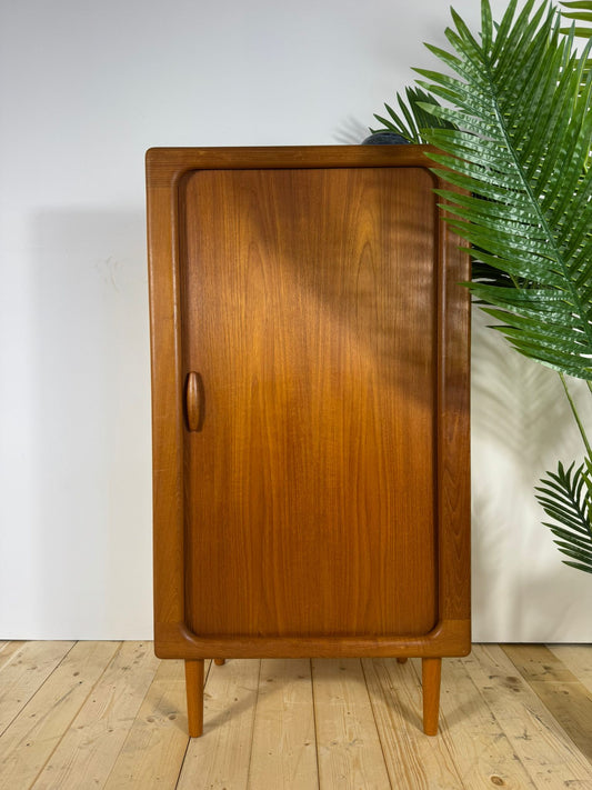 Mobile Vintage Dyrlund in Teak con Anta a Scomparsa – Design Danese Anni ’60