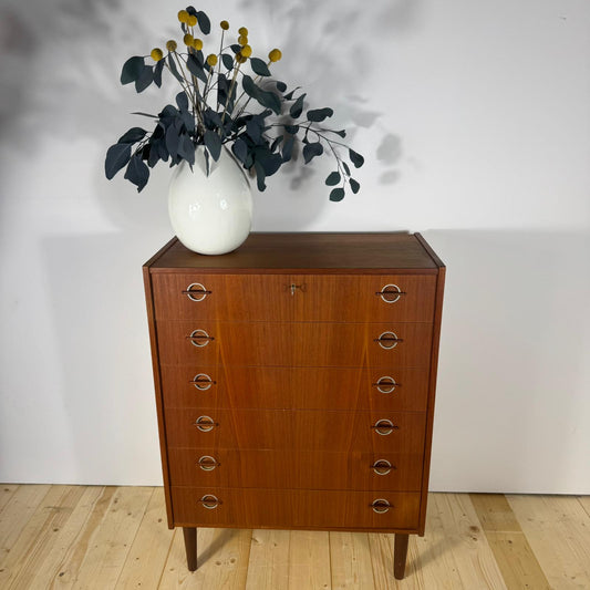 Cassettiera danese anni ’60 in teak con inserto in metallo