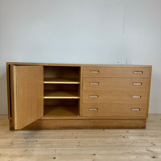 mobile cassetti design scandinavo camera letto