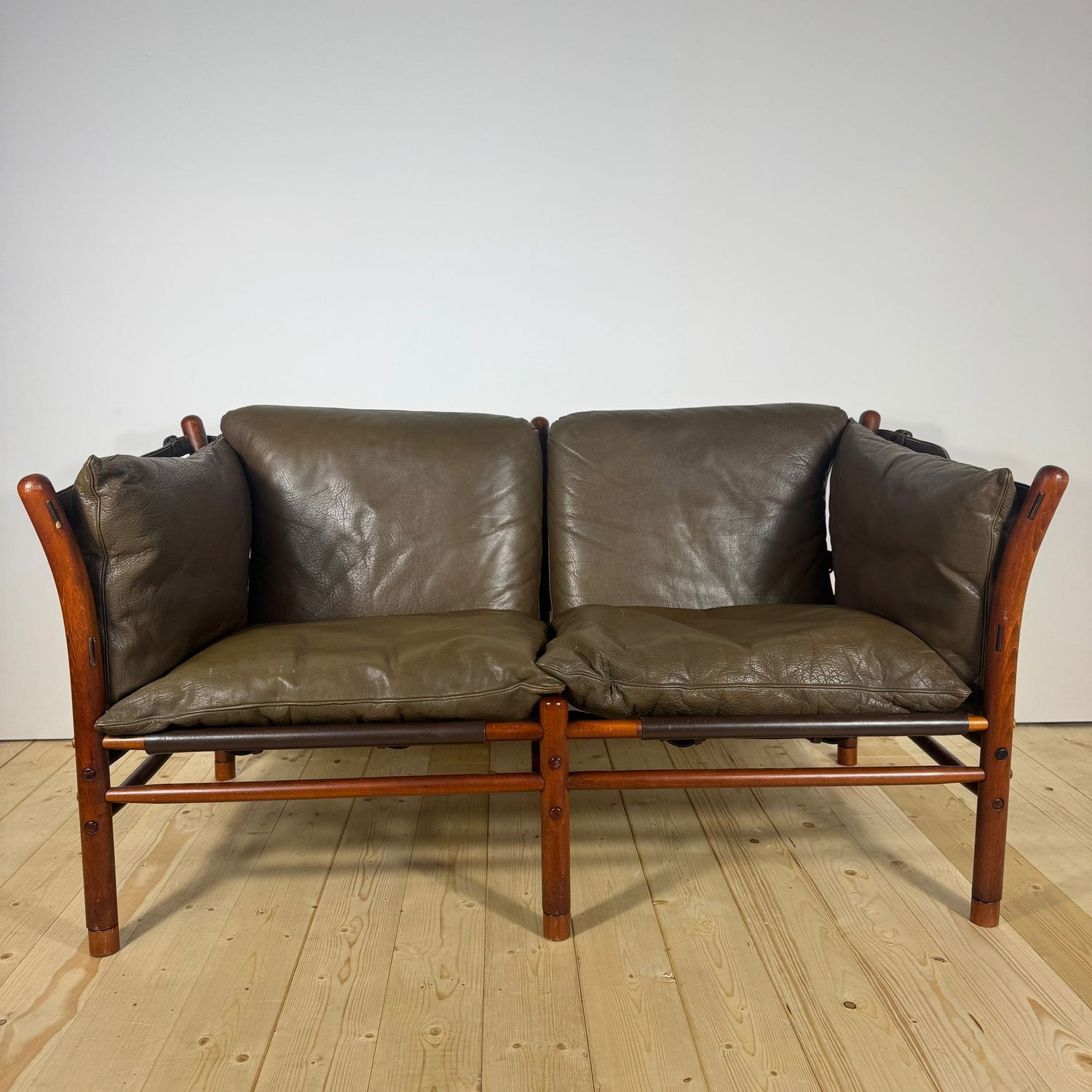 Poltrone e Divani Vintage: Design Mid-Century Scandinavo