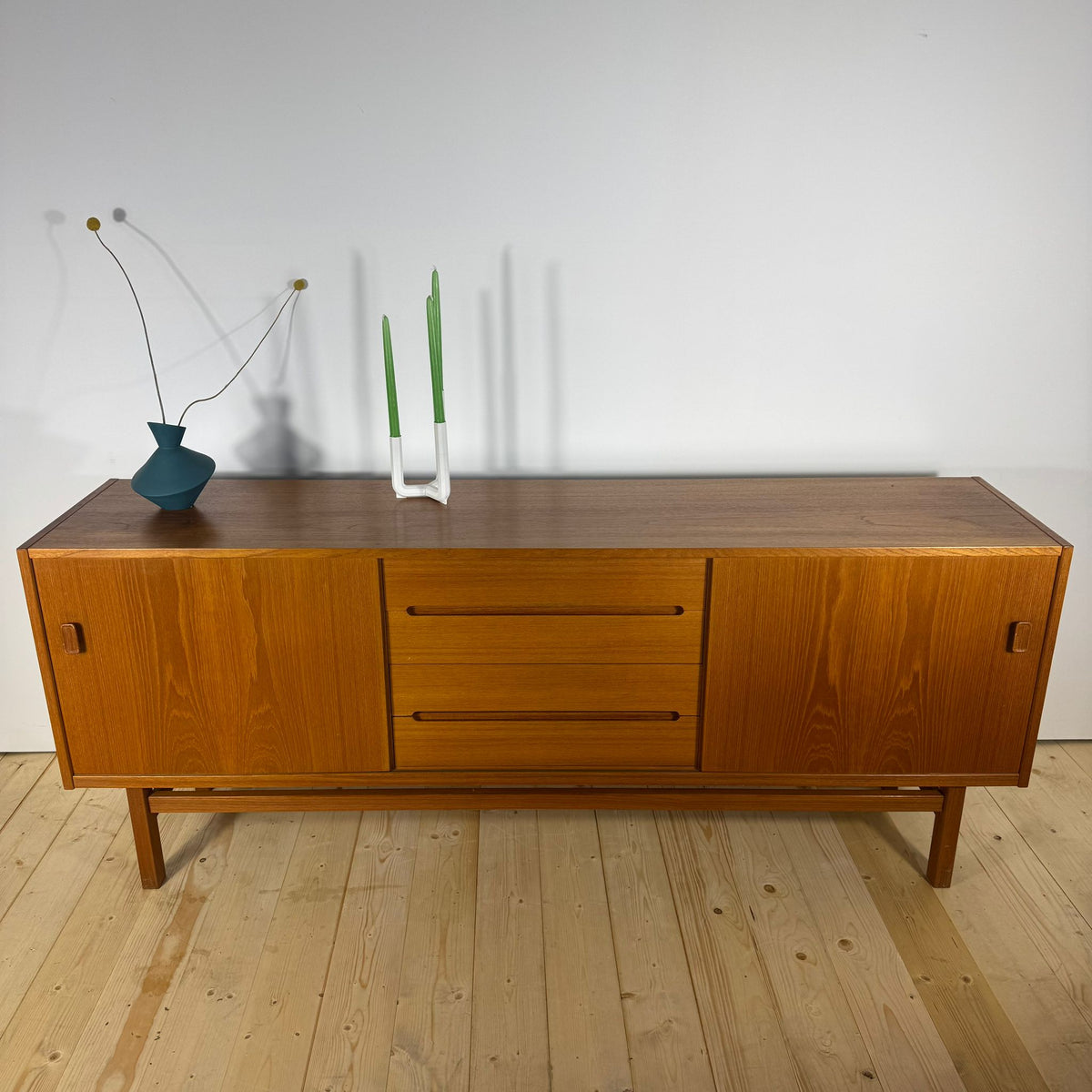 Sideboard “Arild” di Nils Jonsson per Troeds – Svezia, 1960
