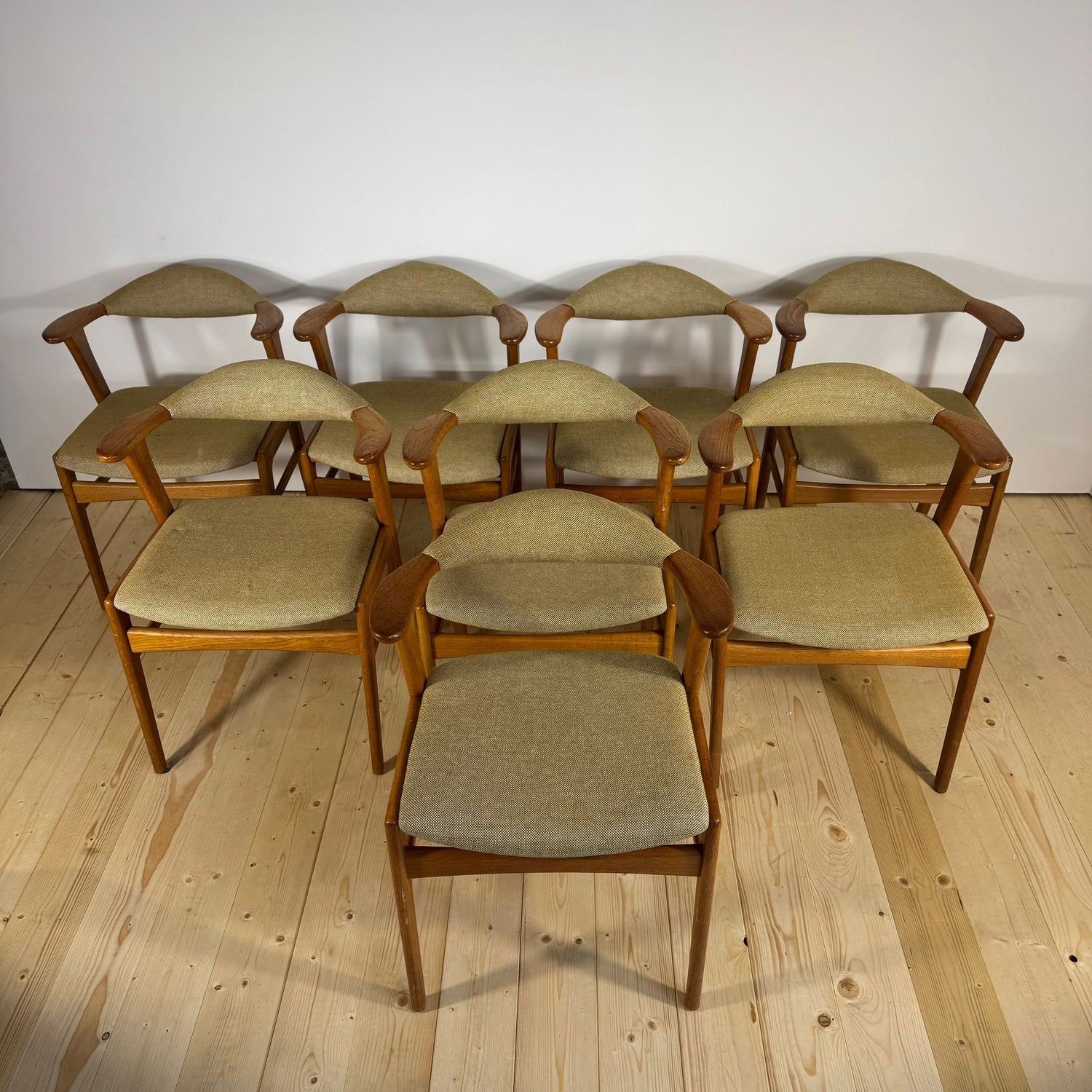 Set di 8 Sedie Erik Kirkegaard per Høng Stolefabrik – Design Scandinavo Vintage