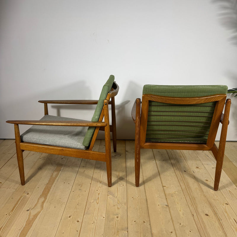 Coppia di Poltrone Danesi Mid-Century Modern in Teak con Cuscini Personalizzabili – 1960