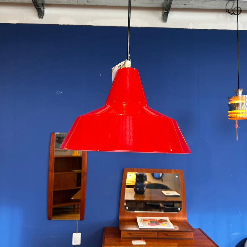 Lampada a Sospensione Vintage Louis Poulsen Rossa – Design Danese Mid-Century