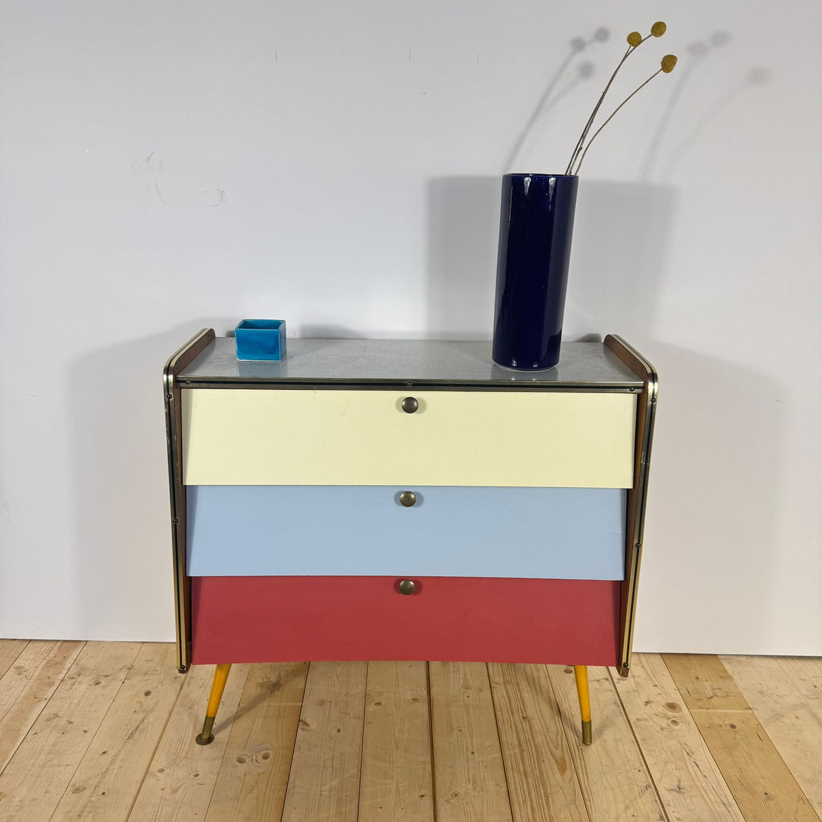 Scarpiera Anni ’70 Multicolor – Design Mid-Century Modern