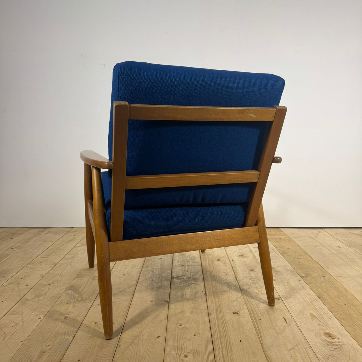 Poltrona Danese Anni ’60 – Seduta Mid-Century in Teak e Tessuto