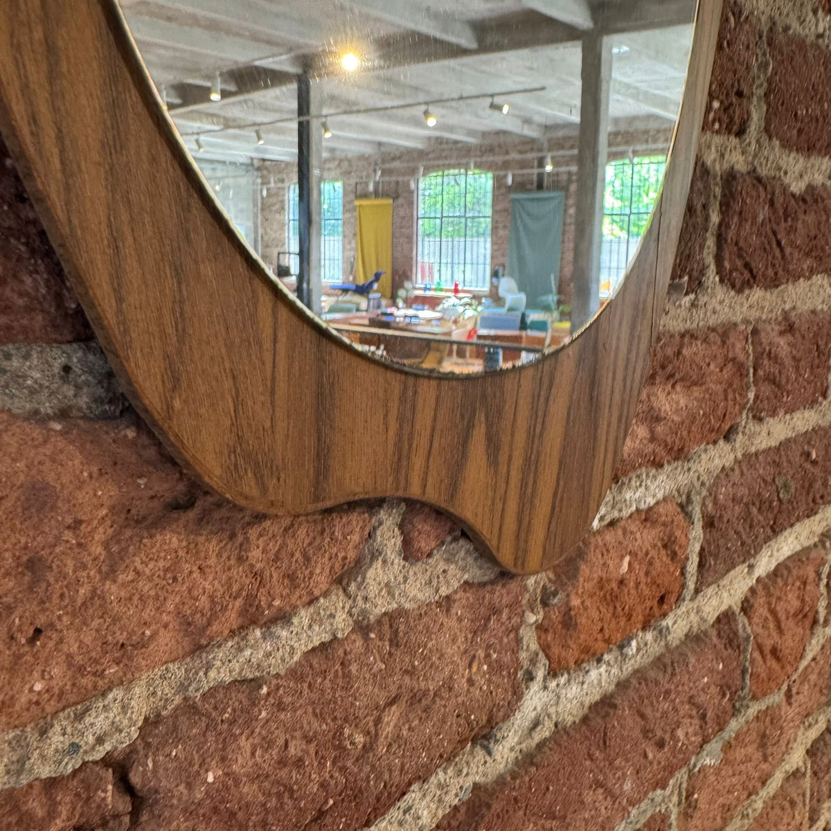 Specchio di forma irregolare, Danimarca 1960