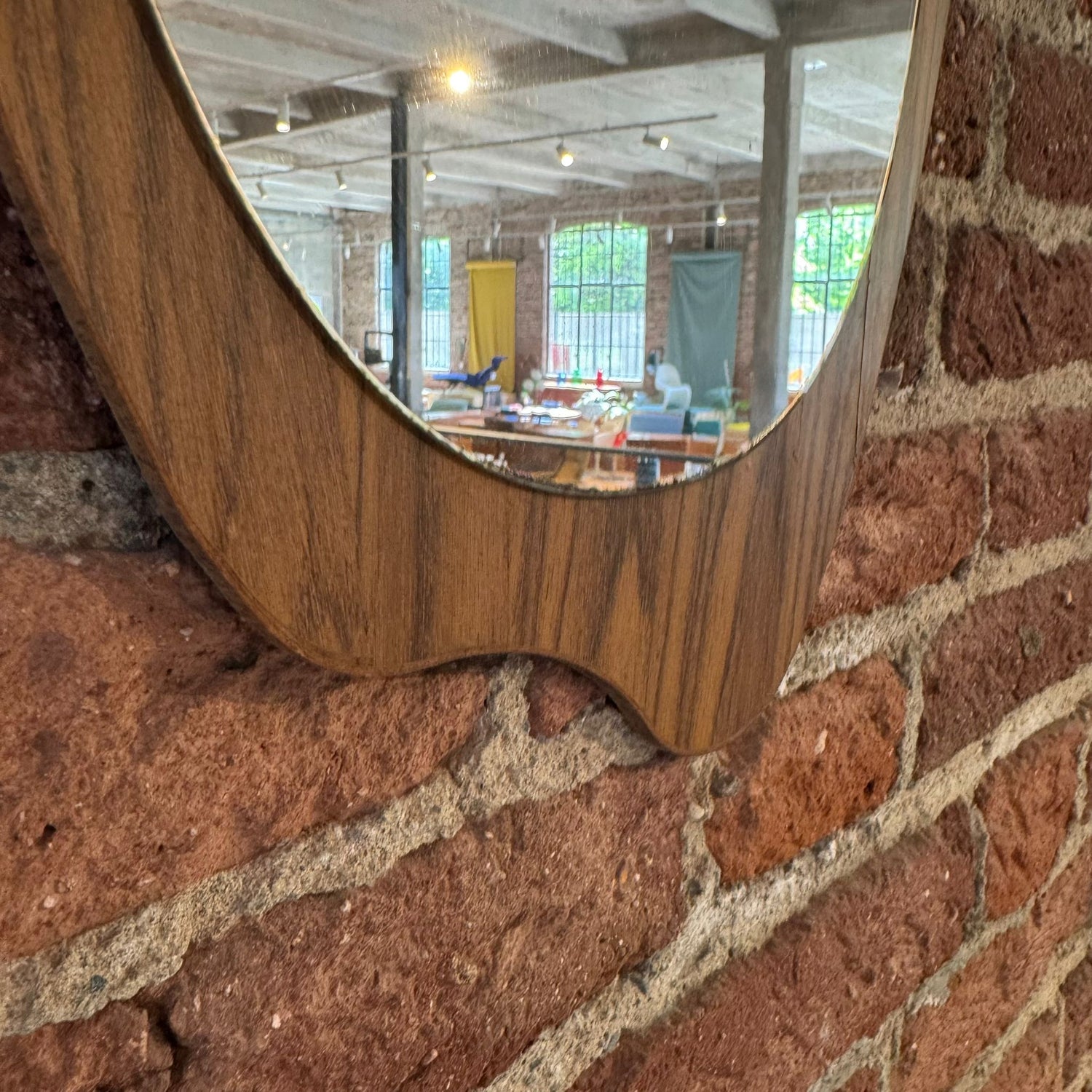 Specchio di forma irregolare, Danimarca 1960