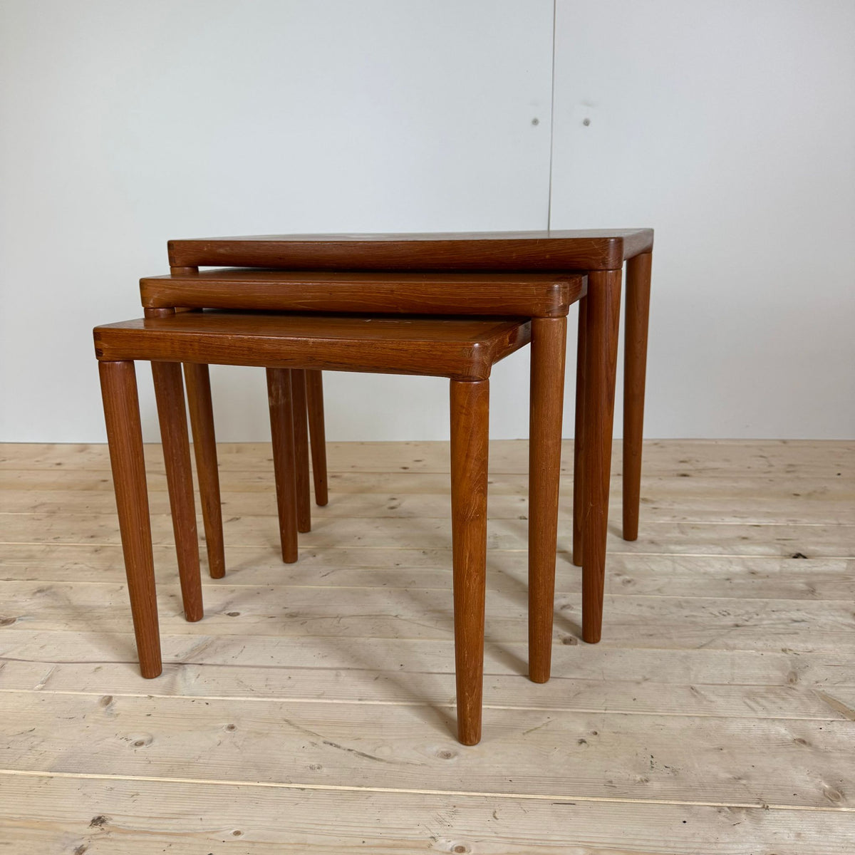 Nesting tables in teak, H.W. Klein per Bramin, Danimarca 1960