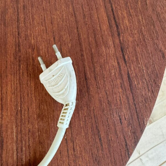 Lampada da tavolo vintage gialla