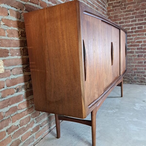 Credenza alta in teak, Danimarca 1960