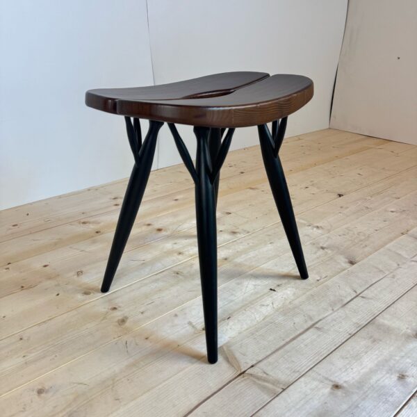 Sgabello Pirkka Ilmari Tapiovaara per Artek 1950