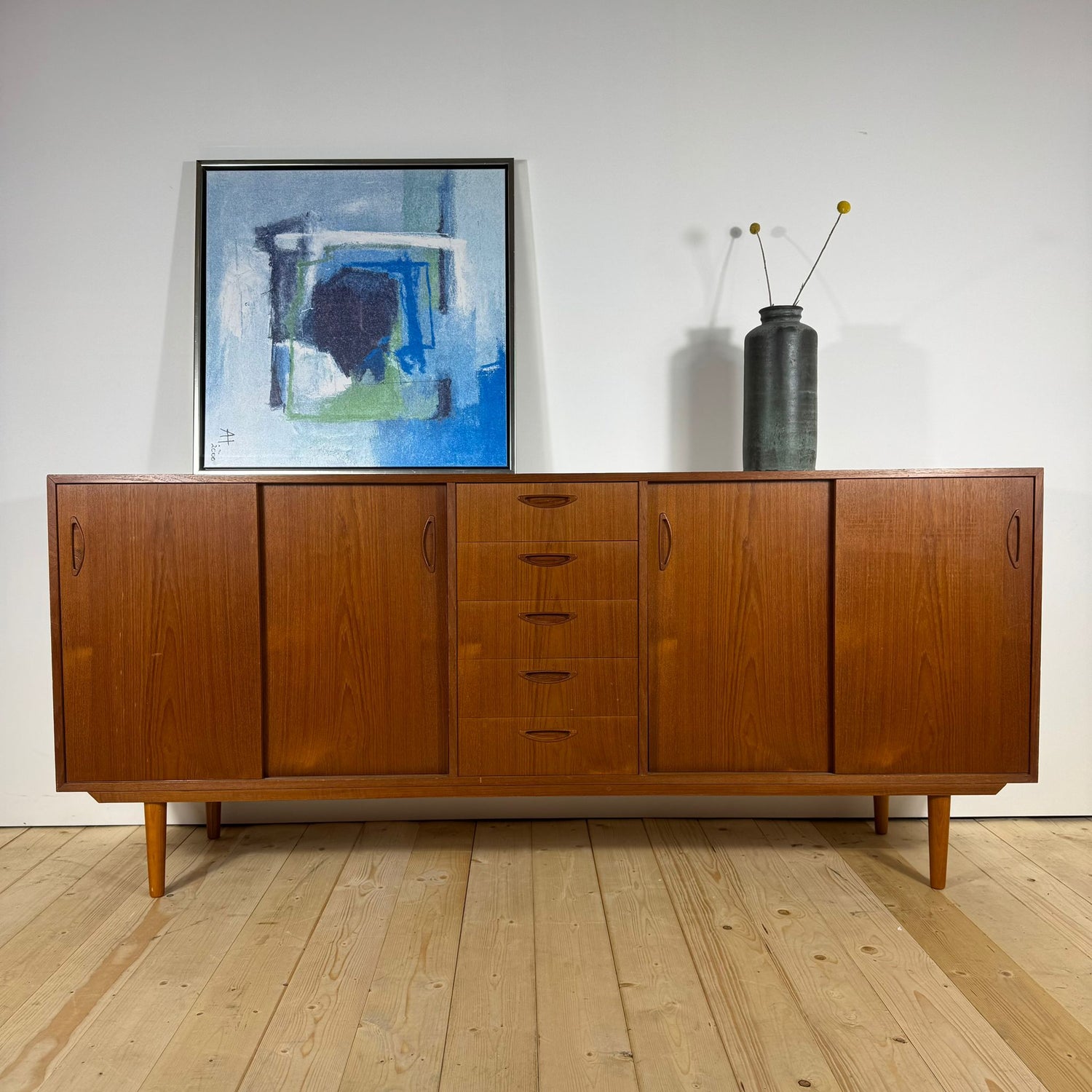 Sideboard Danese Mid-Century Modern in Teak con Cassetti e Ante Scorrevoli – Anni ’60