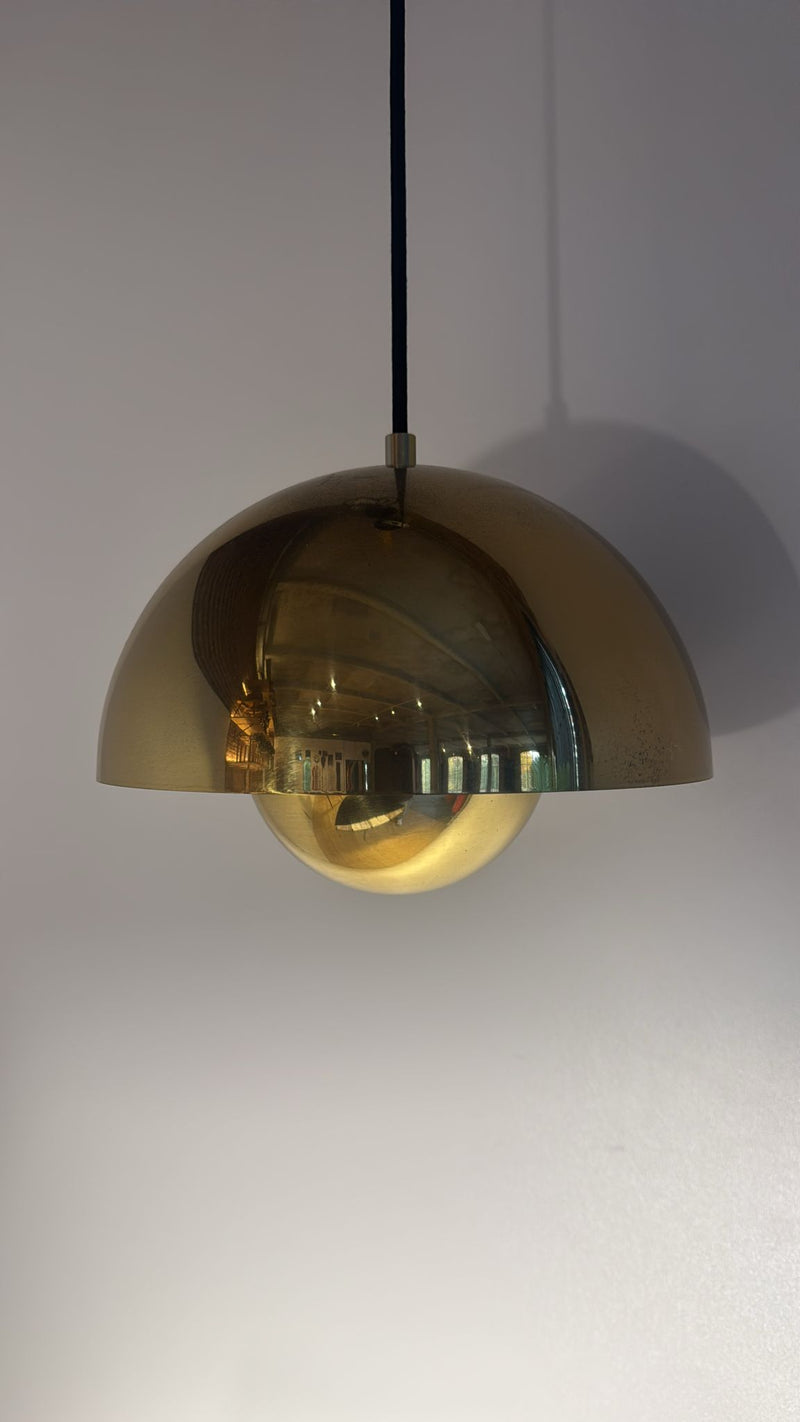 Lampada a sospensione Flowerpot di Verner Panton, Danimarca