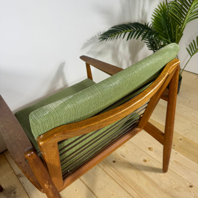 Coppia di Poltrone Danesi Mid-Century Modern in Teak con Cuscini Personalizzabili – 1960