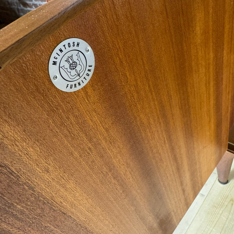 McIntosh sideboard in teak – Mobile vintage restaurato, anni ’60