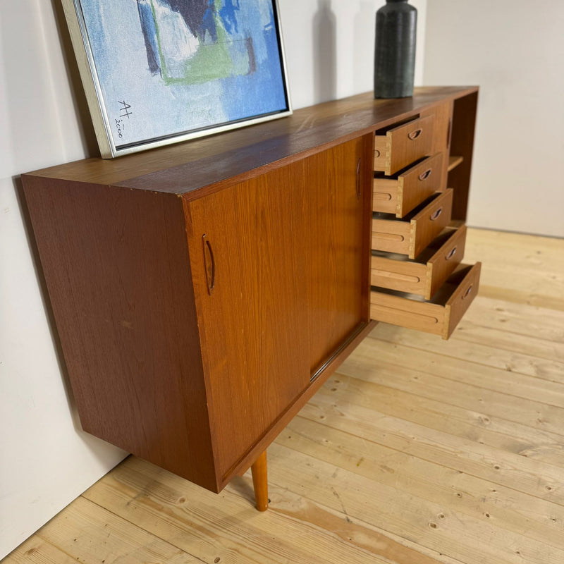 Sideboard Danese Mid-Century Modern in Teak con Cassetti e Ante Scorrevoli – Anni ’60