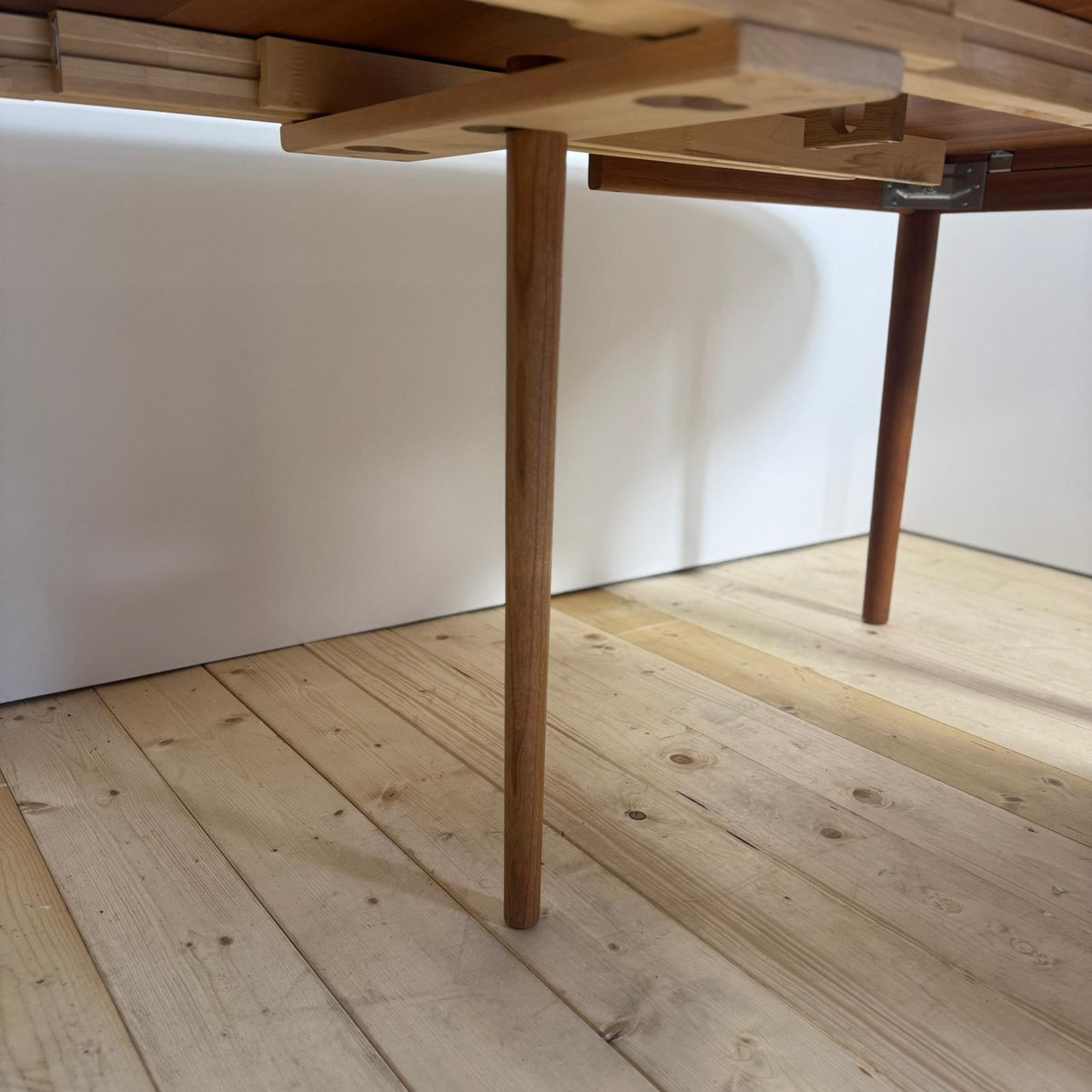 Tavolo da Pranzo in Teak con Tre Prolunghe – Design Scandinavo Vintage