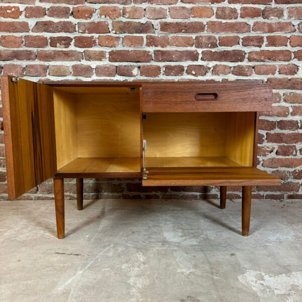 Piccola sideboard in teak, Danimarca 1960