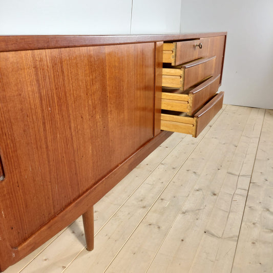 Credenza danese in teak 250 cm con ante a scomparsa, anni ’60