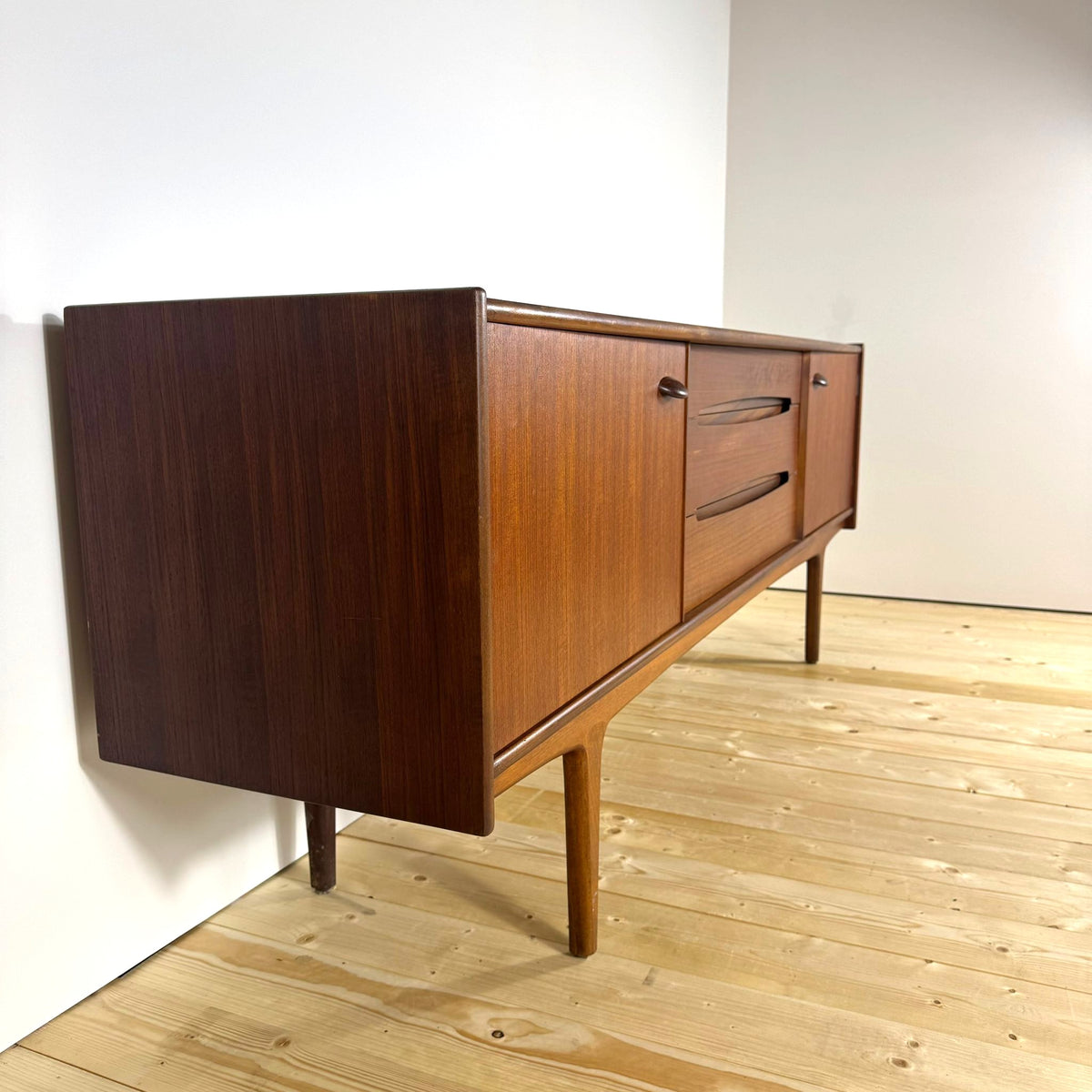 Sideboard danese anni ’60 in teak – design scandinavo originale vintage