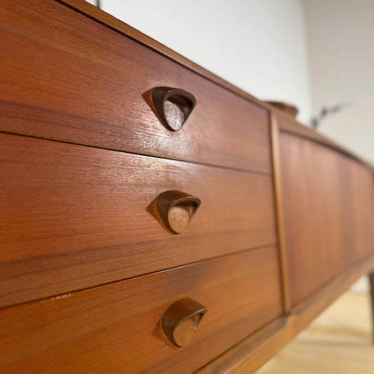 Credenza vintage in teak Tom Robertson McIntosh – sideboard Mid-Century anni ’60