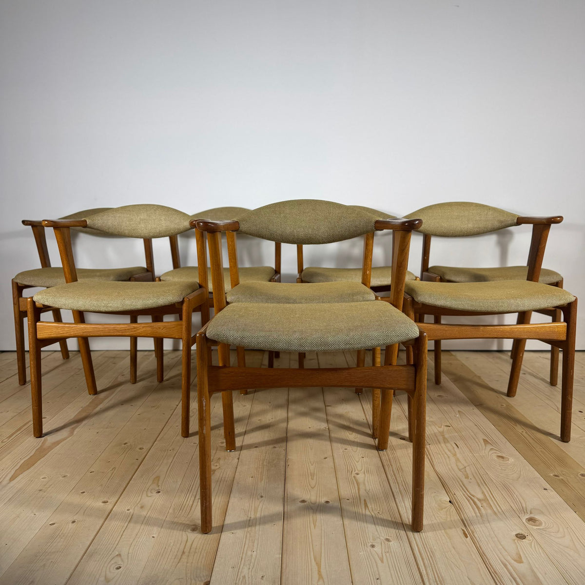 Set di 8 Sedie Erik Kirkegaard per Høng Stolefabrik – Design Scandinavo Vintage