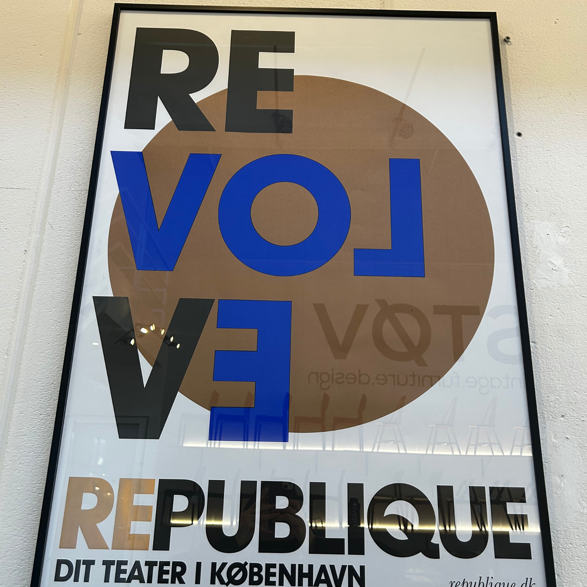 Poster con Cornice Artigianale in Vetro – Design Danese (Copia)