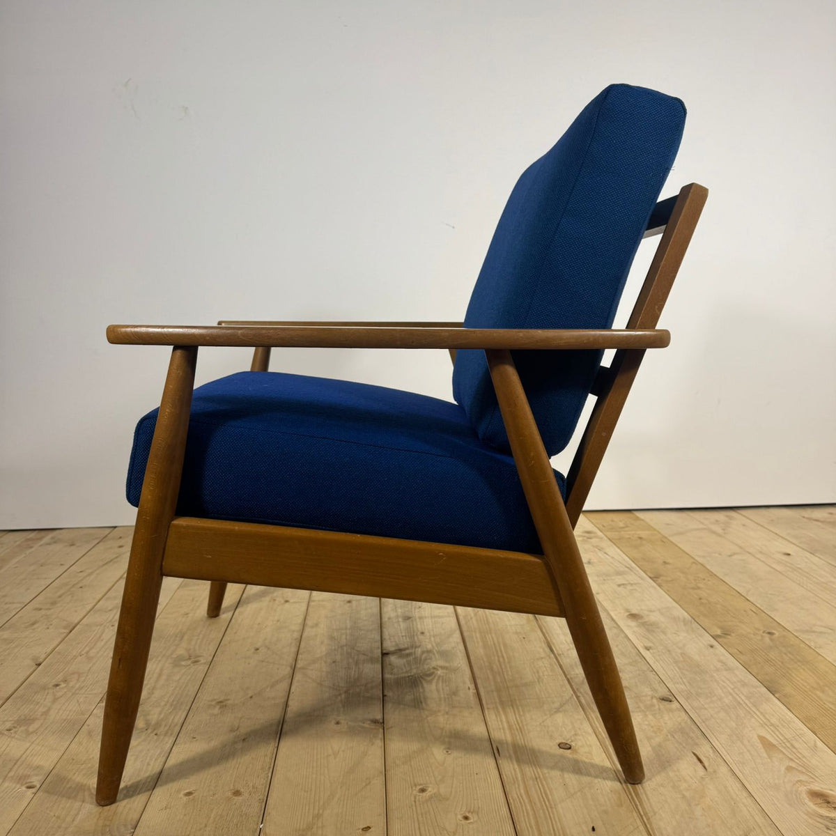 Poltrona Danese Anni ’60 – Seduta Mid-Century in Teak e Tessuto