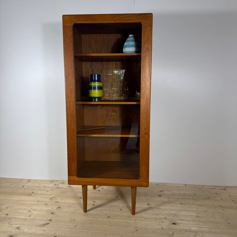 Mobile in teak con anta in vetro, Danimarca 1960