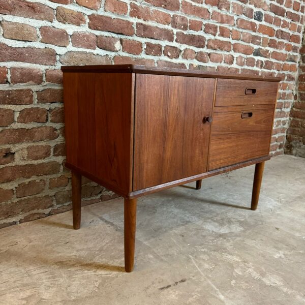 Piccola sideboard in teak, Danimarca 1960