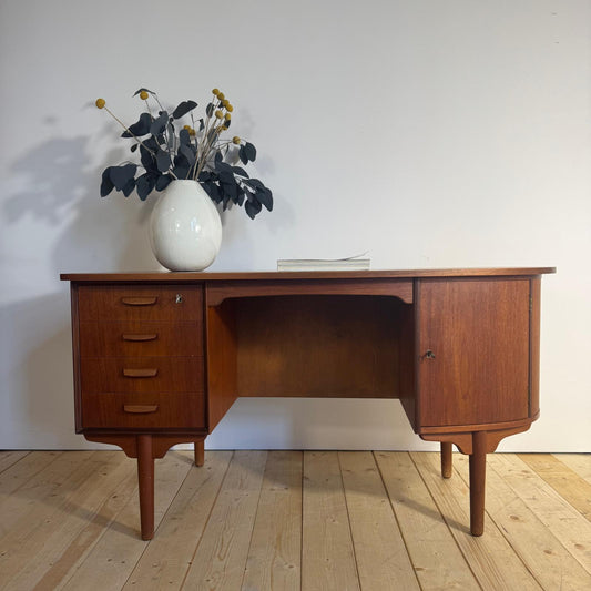 Scrittoio Vintage in Teak H.P. Hansen – Eleganza Mid-Century per Ambienti Raffinati