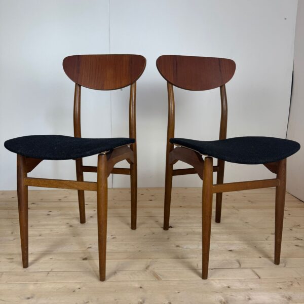 Coppia di sedie da pranzo, teak e tessuto grigio