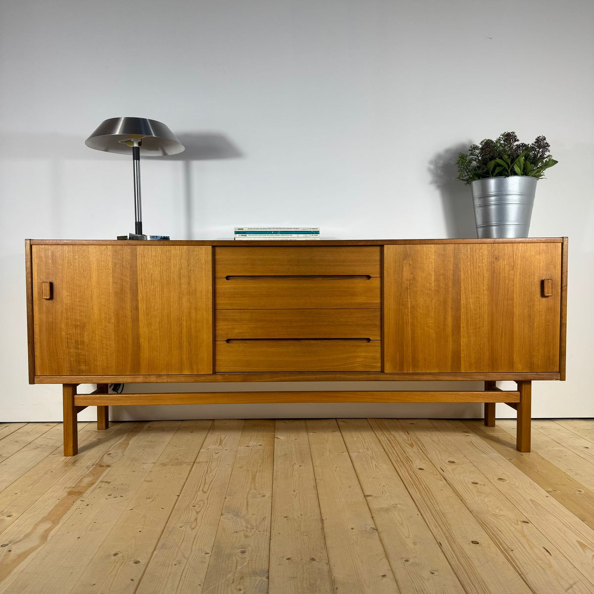 Sideboard “Arild” di Nils Jonsson per Troeds – Svezia, 1960