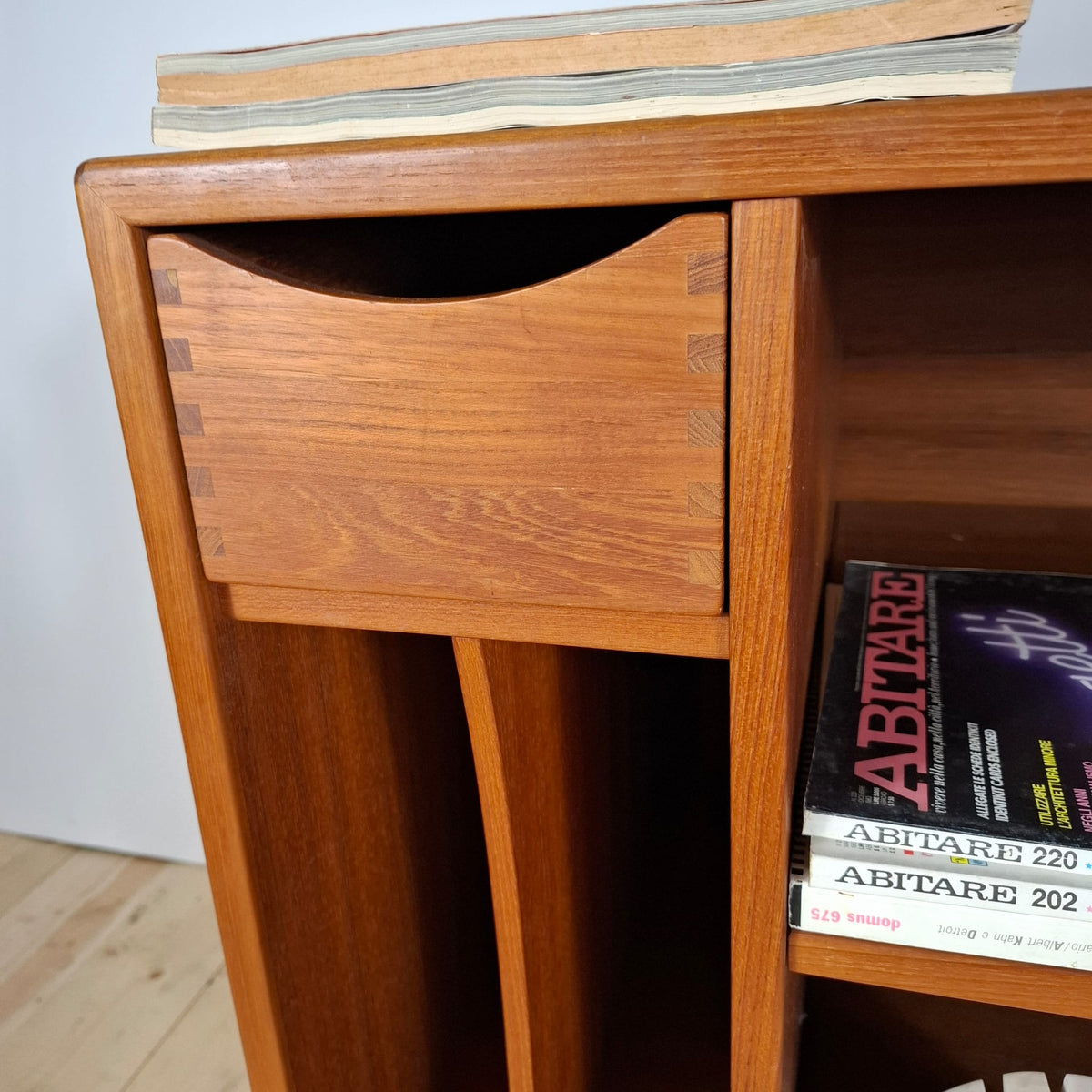 Mobile Giradischi in Teak Danese Anni ’60 – Mid-Century Modern