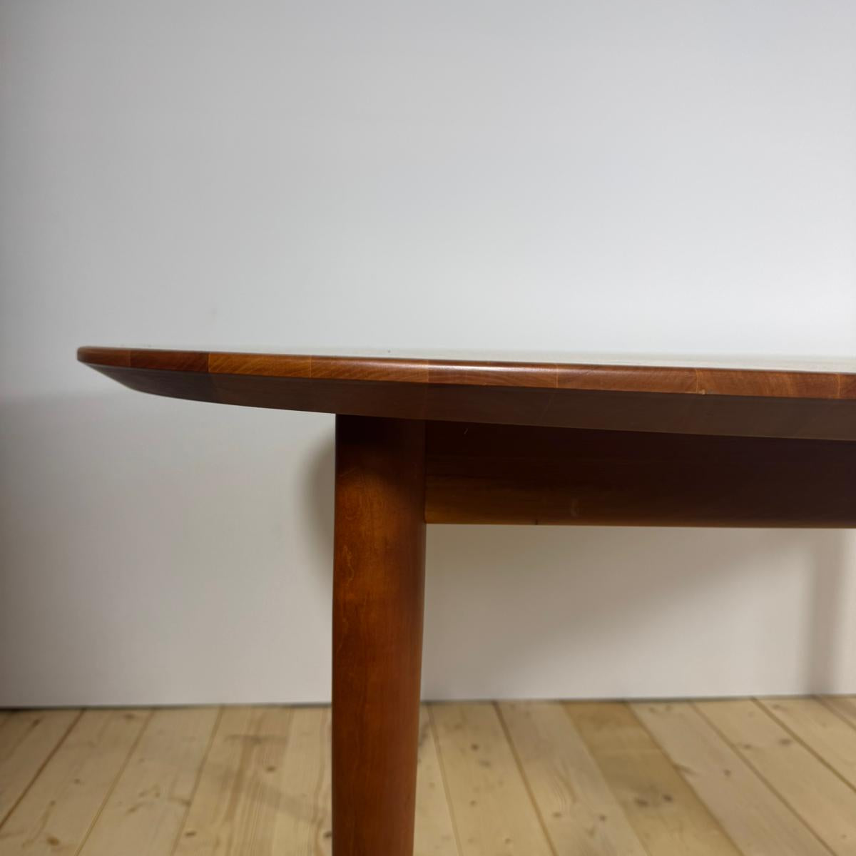 Tavolo da Pranzo in Teak con Tre Prolunghe – Design Scandinavo Vintage