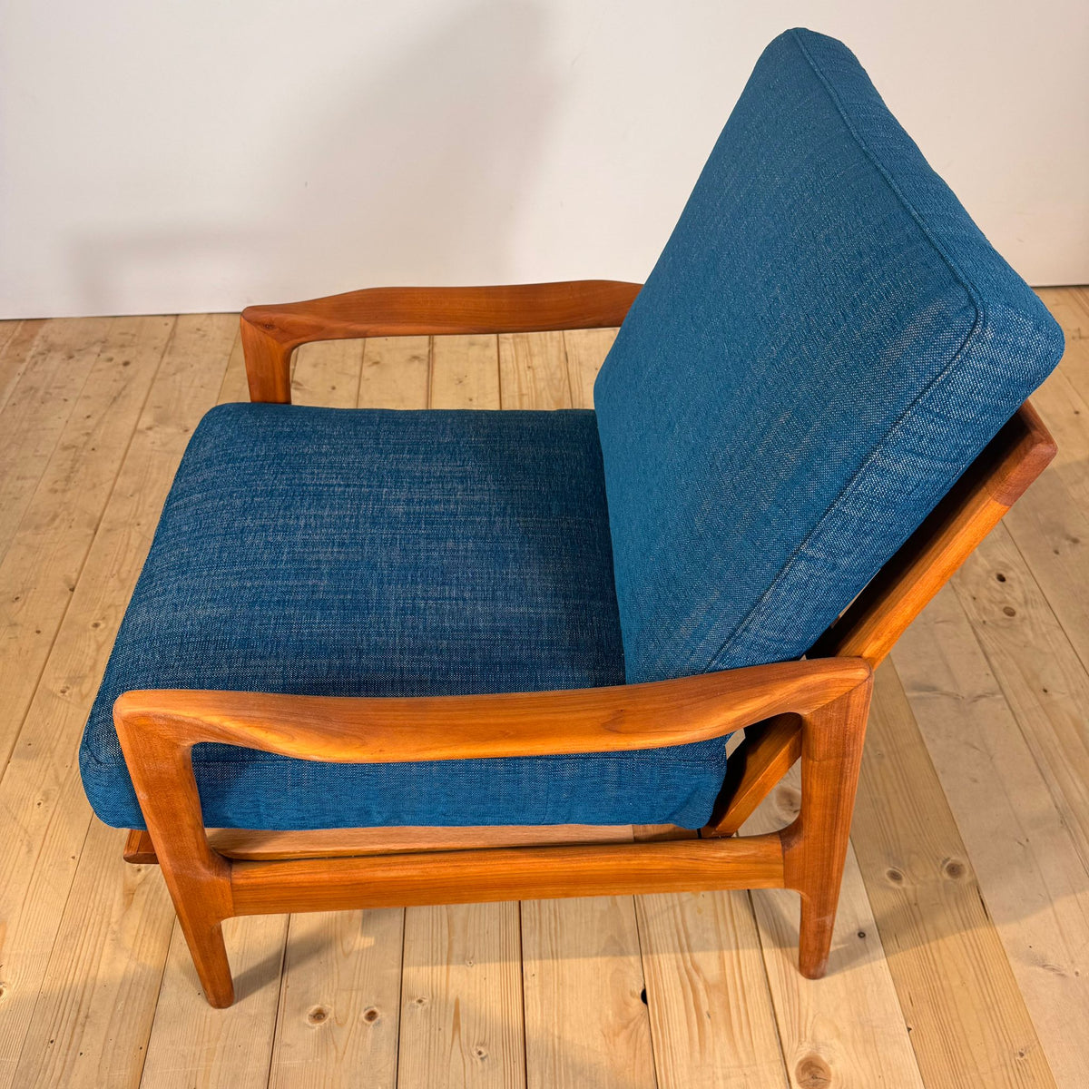 Poltrona di Illum Wikkelsø in teak, anni ’60