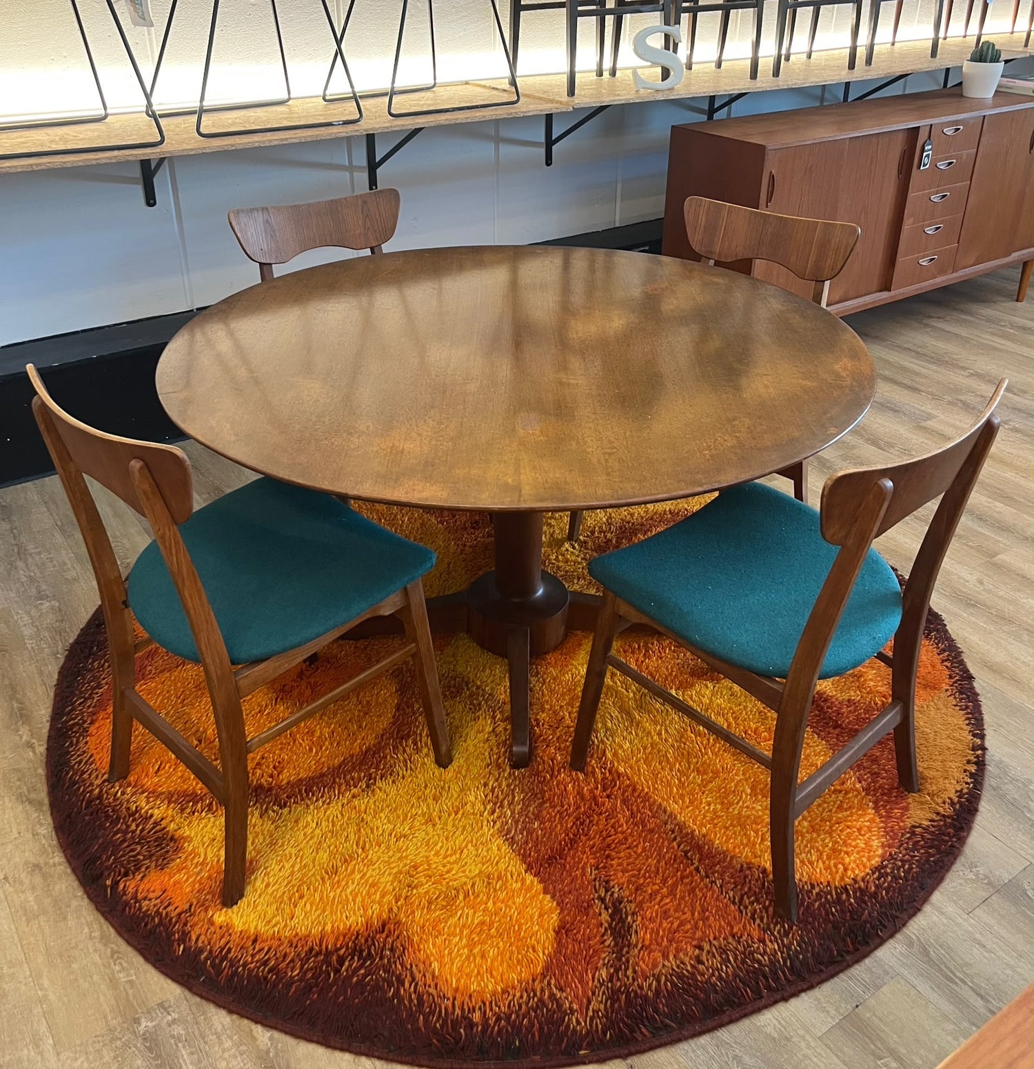 Round Teak Dining Table – Danish Design 1960s