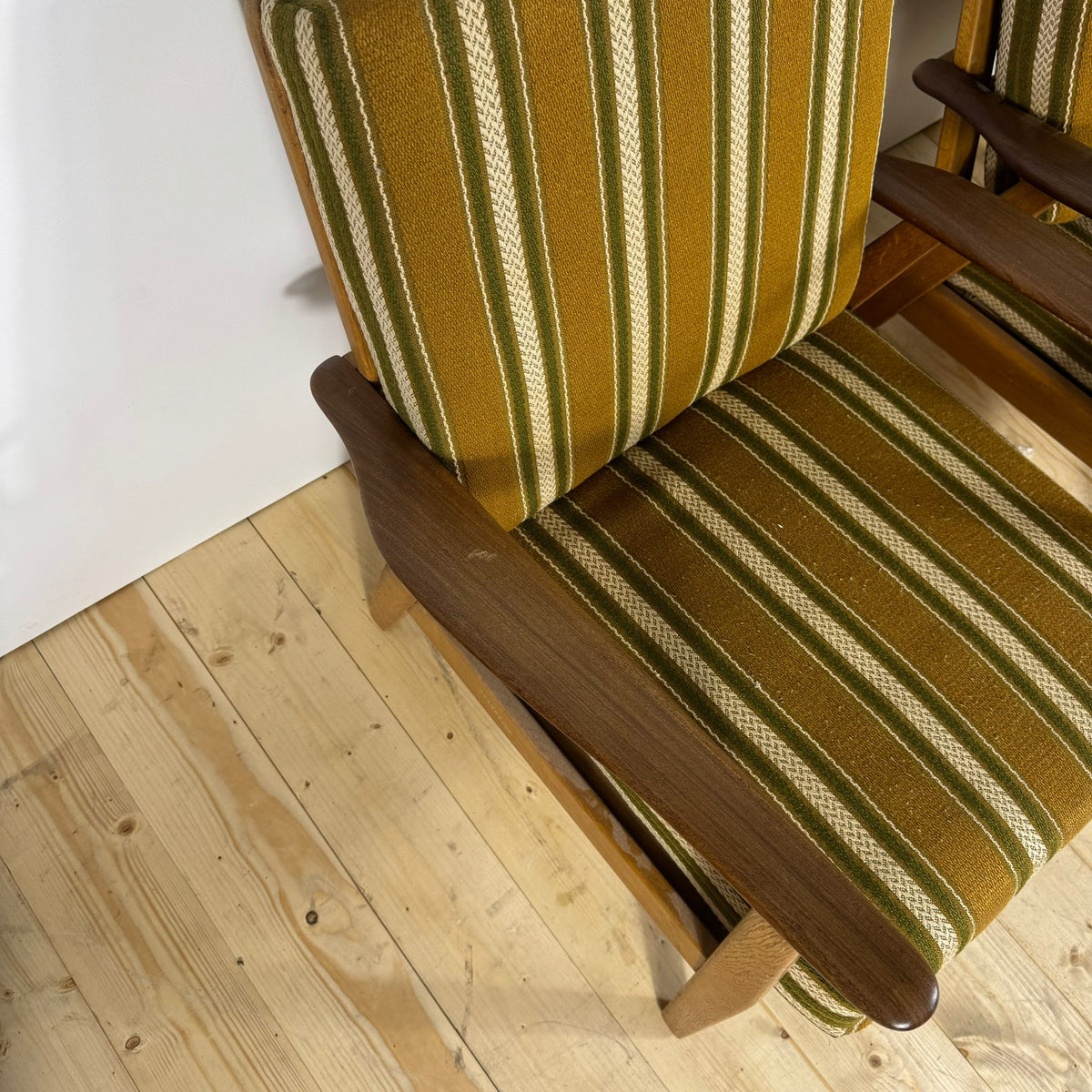 Coppia di Poltrone Danesi Mid-Century Modern in Teak – 1960