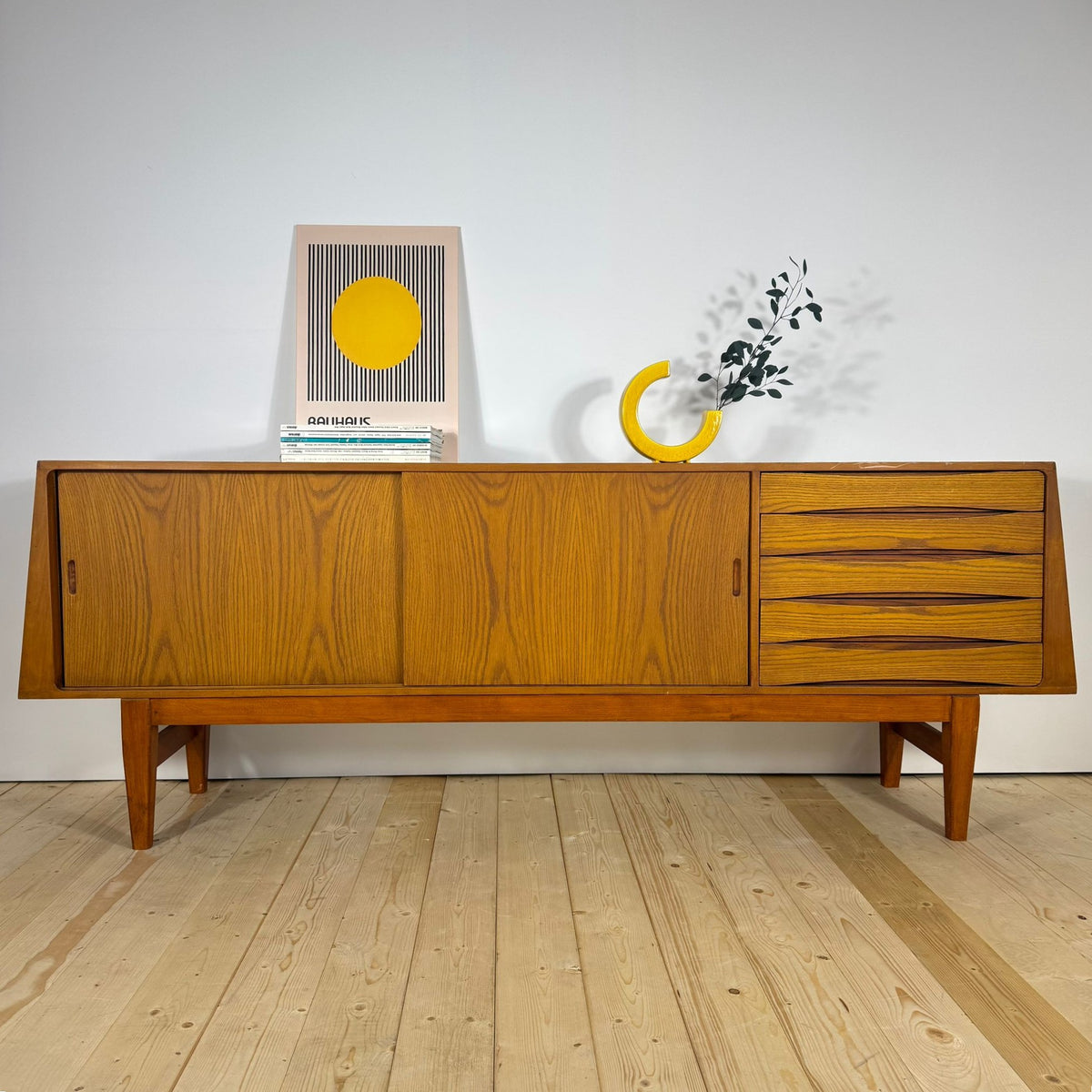 Sideboard in Teak Danese Anni ’60 – Ante Scorrevoli e Cassetti