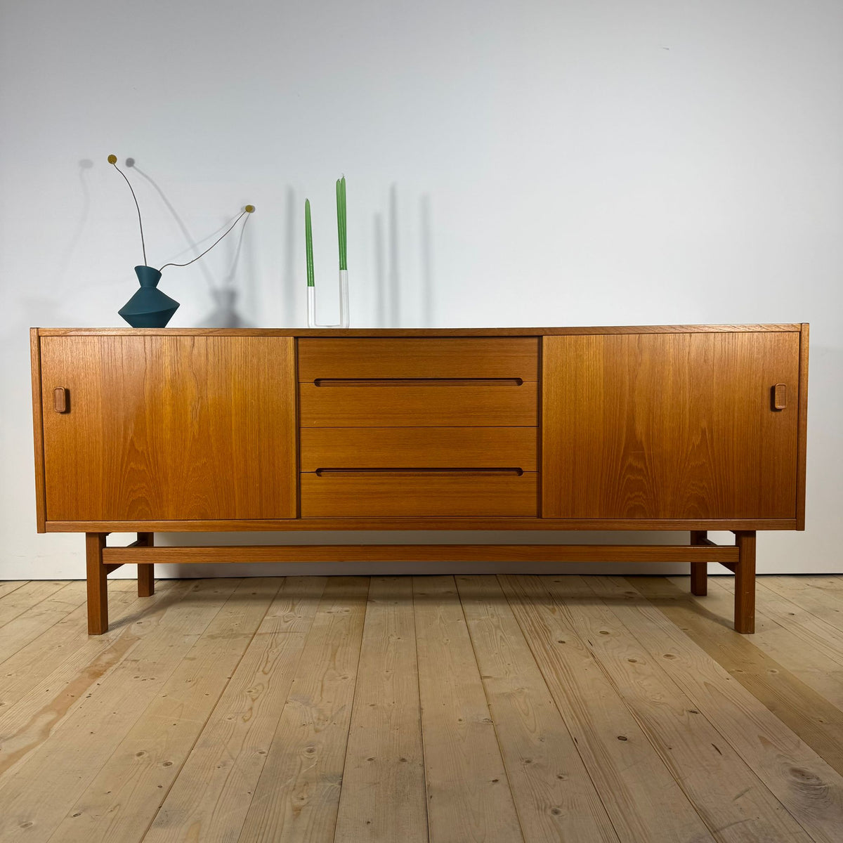 Sideboard “Arild” di Nils Jonsson per Troeds – Svezia, 1960