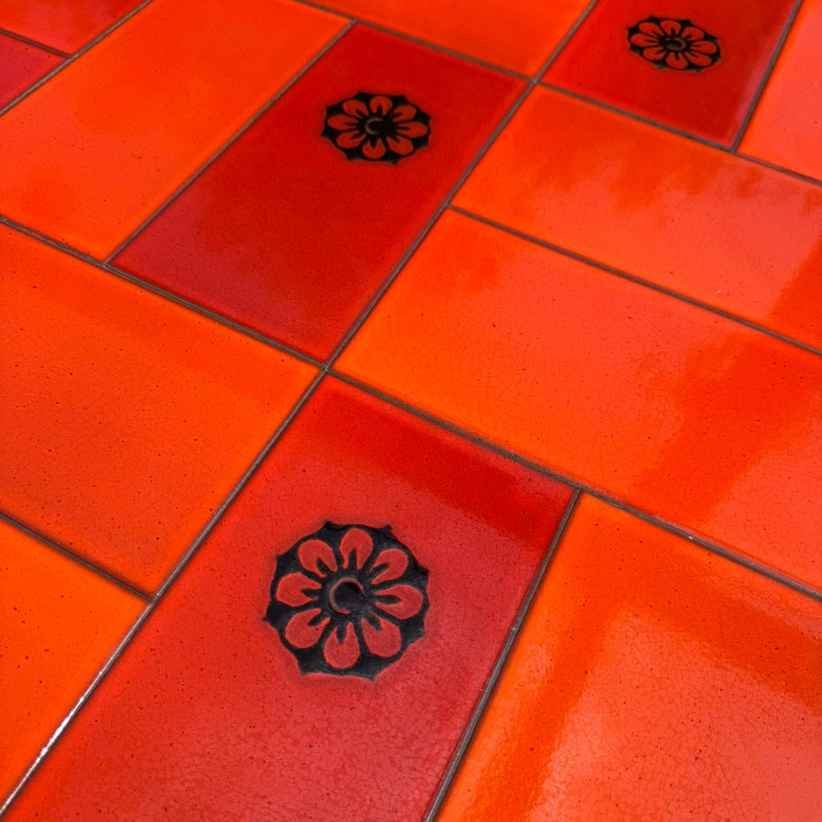 Tavolino mid-century in ceramica rossa, Danimarca, anni ’60