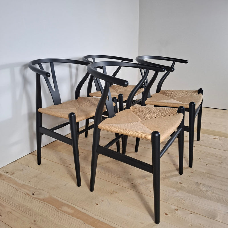 CH24 Hans J. Wegner per Carl Hansen, set di quattro