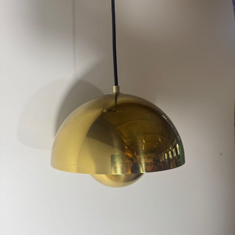 Lampada a sospensione Flowerpot di Verner Panton, Danimarca